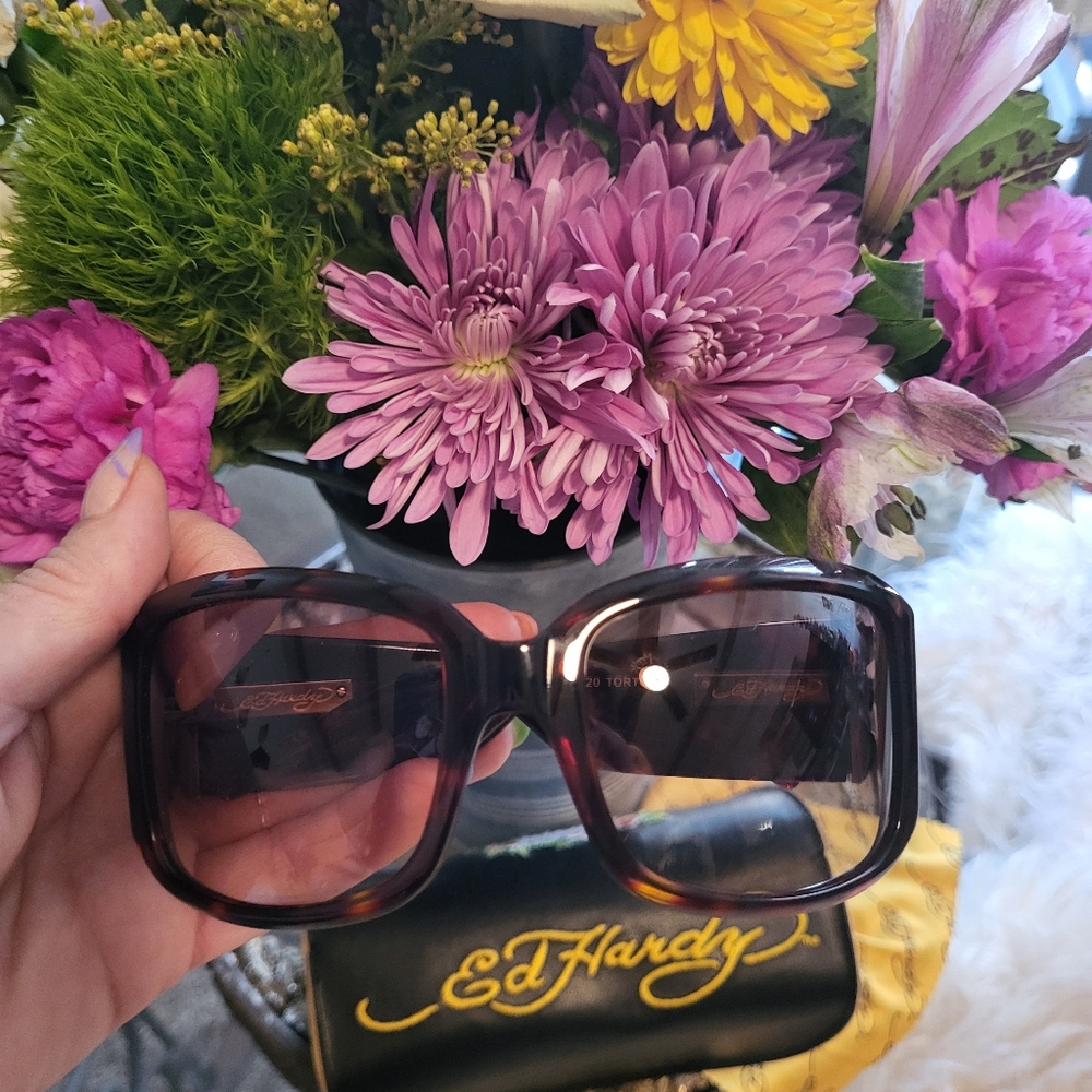 Rare!!!! Ed Hardy Sunglasses Pristine Condition R… - image 2